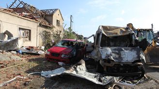 VIDEO: Tornádo na Moravě zničilo sedm obcí. Lidé katastrofu natáčeli na mobil