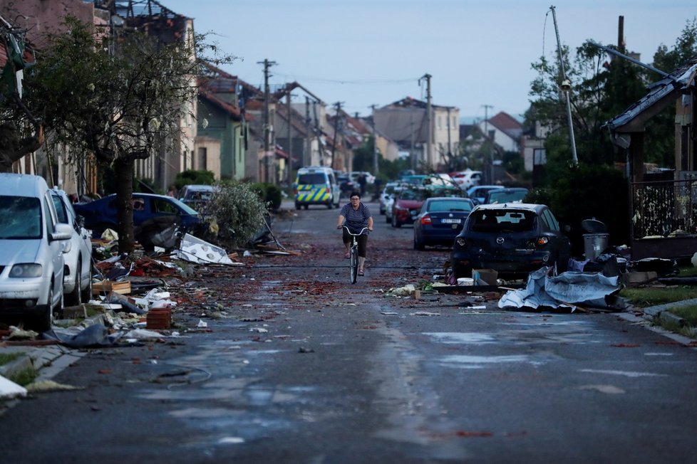 Moravská Nová Ves den po ničivém tornádu (25. 6. 2021)