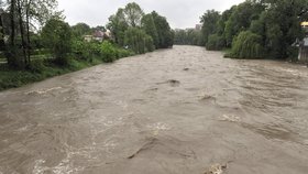 Vydatné deště rozbouřily řeku Olši