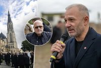 Pohřeb podnikatele Morávka: S miliardářem se loučil miliardář i Michal David!