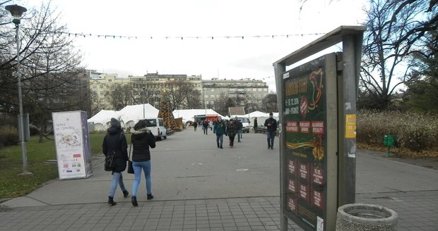 Současné Moravské náměstí je po většinu roku spíše průchozí zónou z centra do jiných částí Brna.