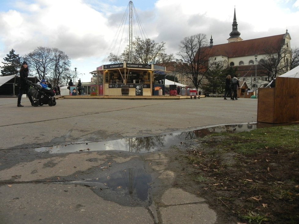 Současné Moravské náměstí je po většinu roku spíše průchozí zónou z centra do jiných částí Brna.