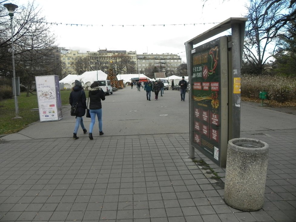 Současné Moravské náměstí je po většinu roku spíše průchozí zónou z centra do jiných částí Brna.