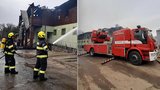 Plameny zachvátily budovu v Moravském Písku: Dva hasiči se při zásahu zranili