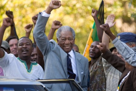 Morgan Freeman jako Nelson Mandela ve filmu Invictus: Neporažený