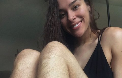 Blogerka si rok neholila nohy! Proč to udělala a co na to její přítel? 