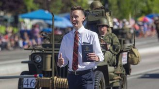 Všichni se nakonec staneme mormony! Silvestrovský Poprask s Martinem Bartkovským je tady Všichni se nakonec staneme mormony! Silvestrovský Poprask s Martinem Bartkovským je tady