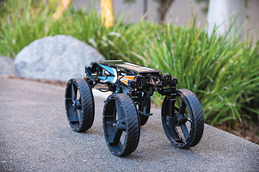 Univerzální robot  Morphobot: Žádný závodník to není, ale umí létat i jezdit