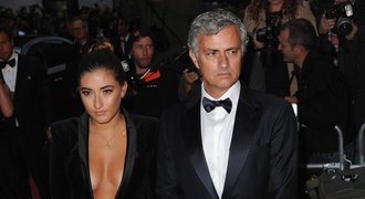 Trenér Mourinho ukázal svůj poklad! Sexy dcera Matilde šokovala výstřihem