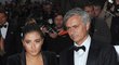 Trenér Chelsea José Mourinha vyvedl na galavečer v Londýně dceru Matilde