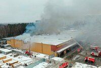 Další obří požár obchoďáku u Moskvy: Hořelo nákupní centrum Balašicha, jeden zraněný