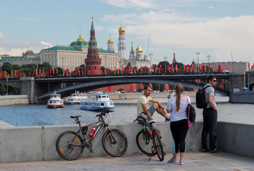 Moskva pokračuje v uvolňování restrikcí. (23. 6. 2020)