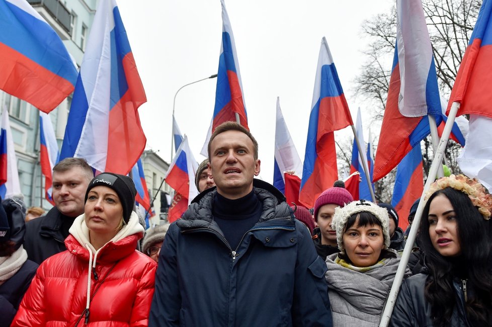 Tisíce lidí se dnes v centru Moskvy zúčastnily každoročního pochodu k uctění památky Borise Němcova, opozičního politika a předního kritika ruského prezidenta Vladimira Putina. (24.2.2019)