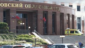 V budově moskevského soudu došlo k divoké přestřelce mezi vězni a policií