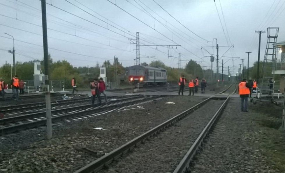 Vlak a autobus se srazily východně od Moskvy, 16 mrtvých.