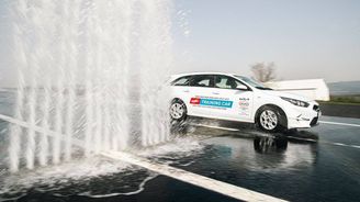 Vánoce s Autodromem Most: Dárky od 100 Kč i velké zážitky Vánoce s Autodromem Most: Dárky od 100 Kč i velké zážitky