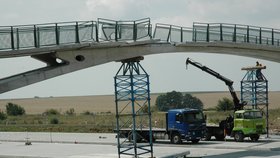 Most u Neředína spadl krátce před dokončením