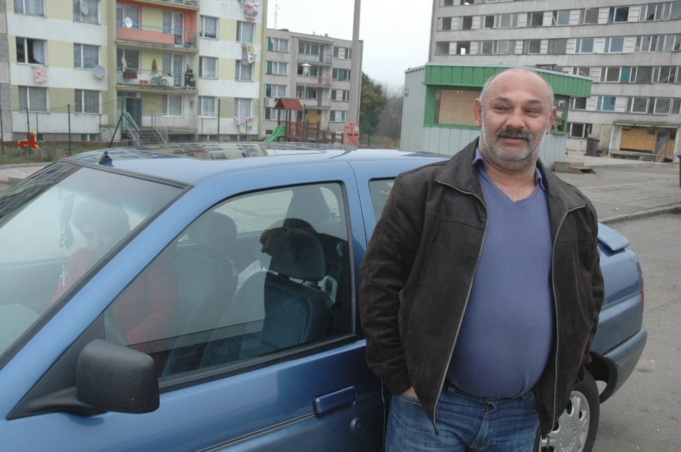 Neherec Peter Bažo šéfuje pochůzkářům v Chanově.