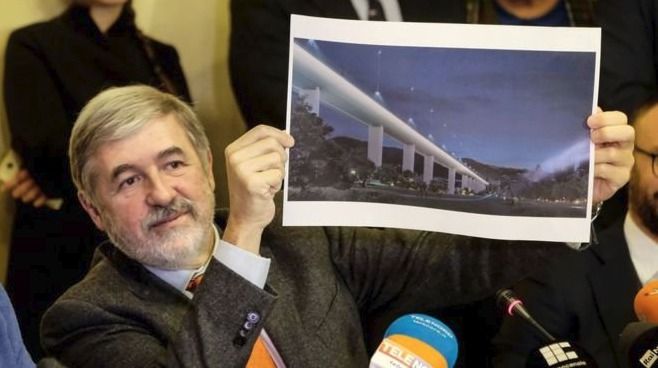 Italský architekt Renzo Piano ukazuje svůj vítězný návrh pro nový most v Janově