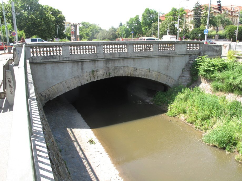 V Libni se nachází první betonový most v Čechách.