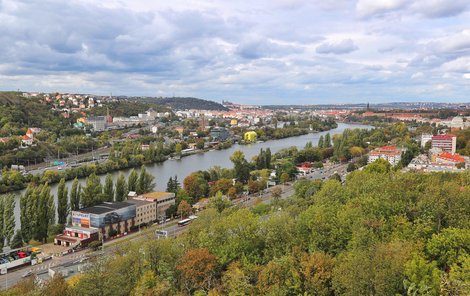 Vltava mezi Zlíchovem a Podolím nyní…