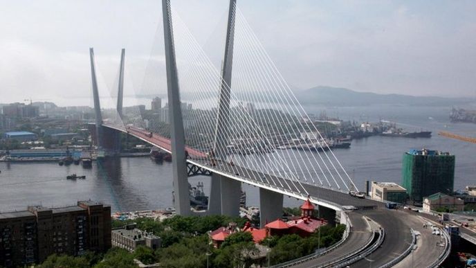 Most na Ruský ostrov ve Vladivostoku
