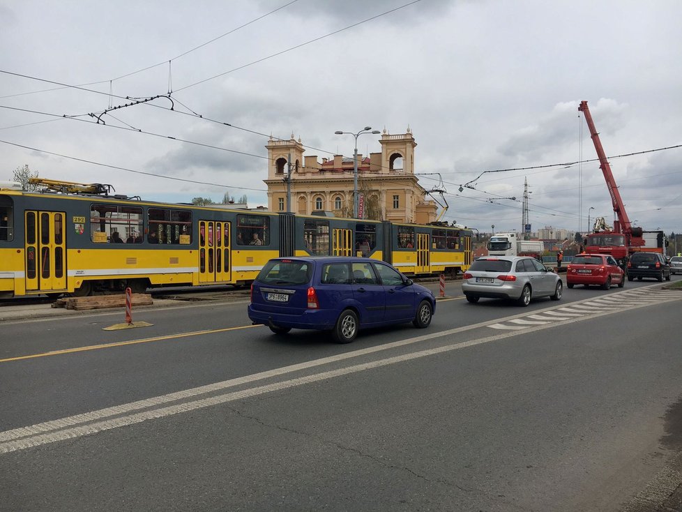 Aplikace zobrazí mapu intenzity dopravy v Plzni.