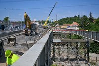 Dopravní peklo v Brně: Bourají most přes Svitavu! Nový se teprve staví