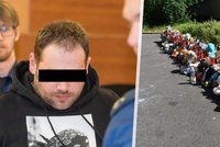 Bodnutý chlapeček (†4) zemřel tátovi v náručí: Nůž přeťal tepnu, zastavil se o kost