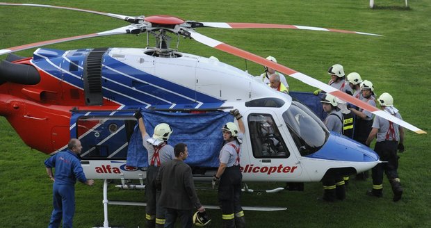 Ani zdravotnický vrtulník nestihl muži zachránit život. Ilustrační foto