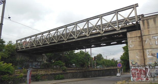 Most v ulici Železničářů v Praze 7 čeká údržba.