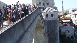 Mostar zase funguje jako turistické lákadlo, brzy v něm nejspíš bude ještě větší nával