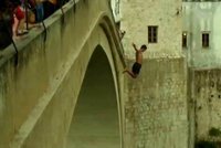 Víme, kdo je Čech, který se zabil skokem z legendárního mostu v Mostaru!
