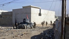 V Mosulu pokračují boje mezi iráckými silami a Islámským státem.