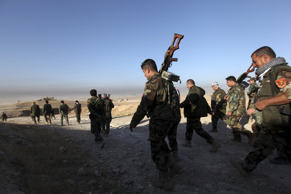 Irácké jednotky pokračují v ofenzívě proti IS v Mosulu.