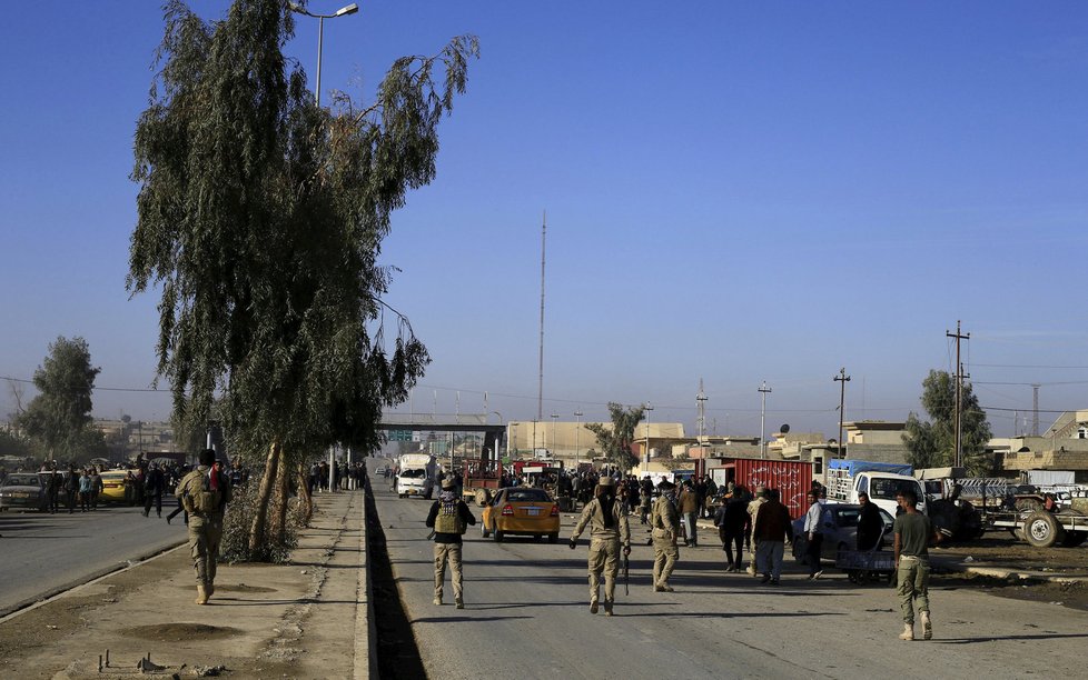 Při rozdělování pomoci ve východním Mosulu vypukl chaos (ilustrační foto)