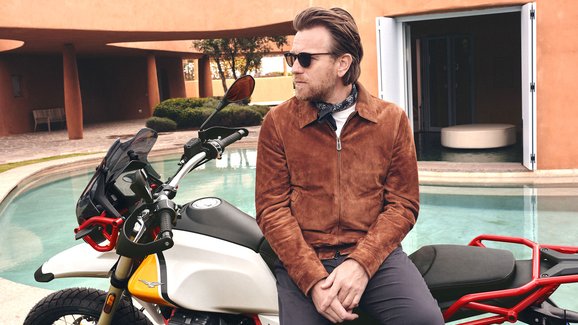 Moto Guzzi V85 TT má nového ambasadora. Stal se jím slavný herec a motorkář Ewan McGregor   