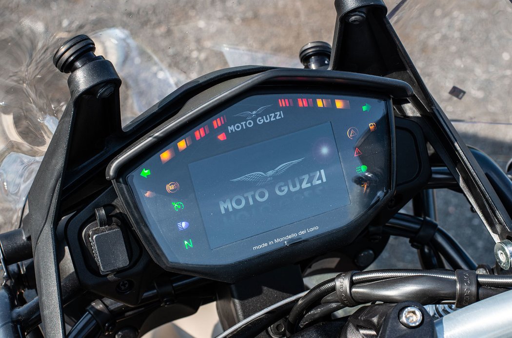 Moto Guzzi V85 TT Travel