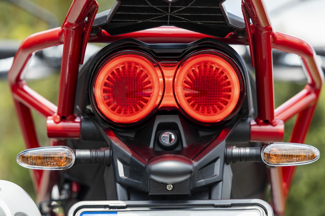 Moto Guzzi V85TT Evocative Graphic