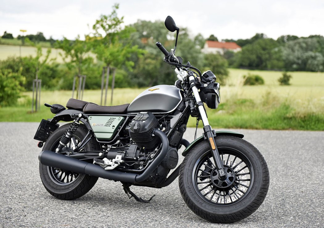 Moto Guzzi V9 Bobber Centenari