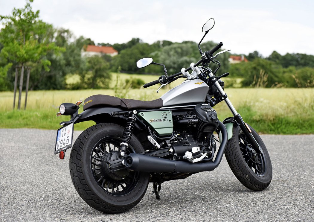 Moto Guzzi V9 Bobber Centenari