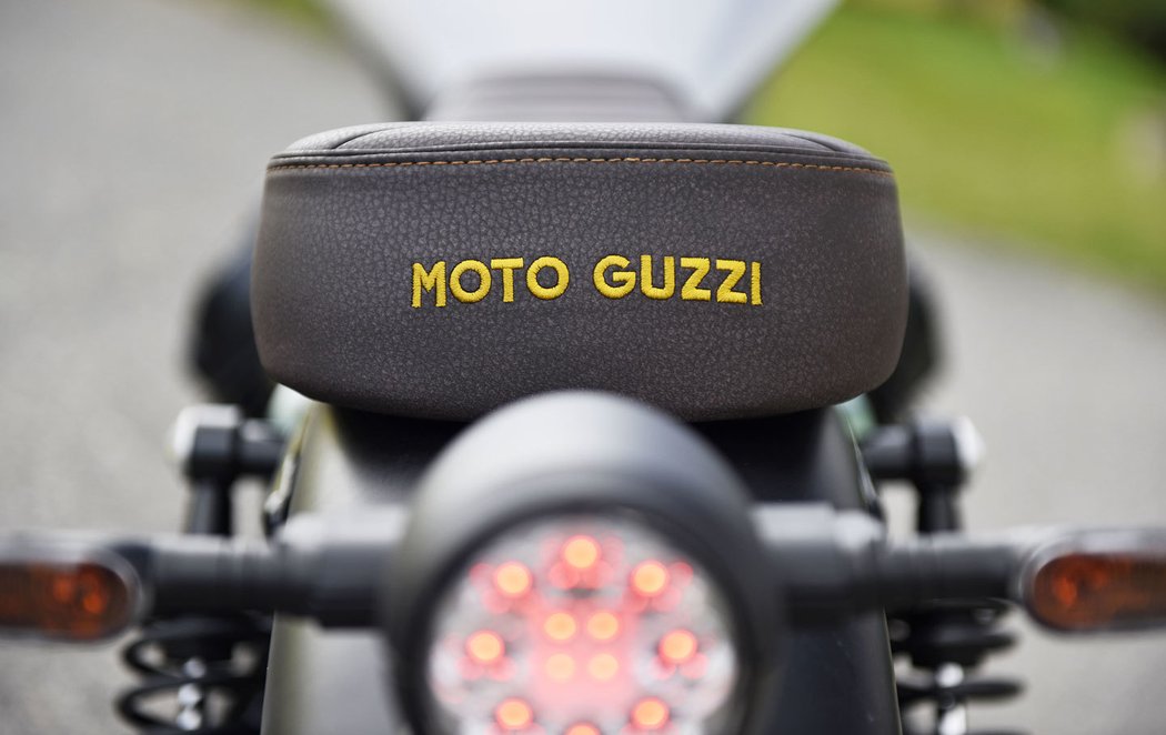 Moto Guzzi V9 Bobber Centenari