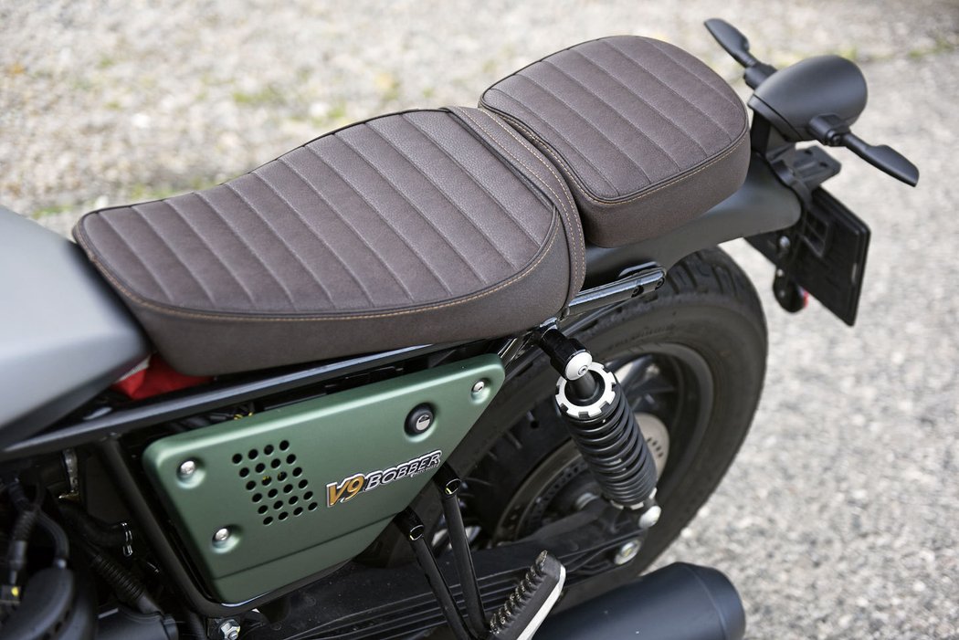 Moto Guzzi V9 Bobber Centenari