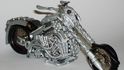 Modely motocyklů ze součastek starých náramkových hodinek Modely motocyklů ze součastek starých náramkových hodinek