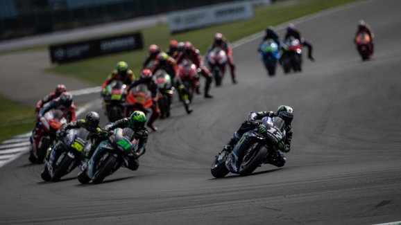 Motocyklová VC Velké Británie 2019: Álex Rins pokořil v MotoGP šampiona Márqueze