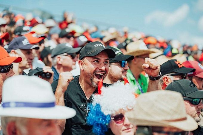 Tři dny plné adrenalinu! MotoGP ovládne Masarykův okruh a vy můžete být u toho! Tři dny plné adrenalinu! MotoGP ovládne Masarykův okruh a vy můžete být u toho!