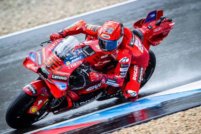 Tělo jako v sauně, srdce buší ve spáncích. Jaké peklo zažívají jezdci MotoGP? Tělo jako v sauně, srdce buší ve spáncích. Jaké peklo zažívají jezdci MotoGP?