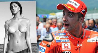 Seriál MotoGP vzhůru nohama: Přítelkyně italského pilota šokovala pornem!