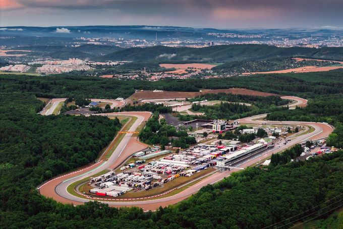Tahle show se nevidí každý den. MotoGP promění Brno ve světovou arénu Tahle show se nevidí každý den. MotoGP promění Brno ve světovou arénu