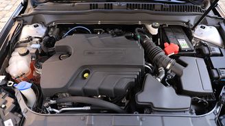 Ford končí s oblíbeným dieselem 2.0 EcoBlue s dvěma turby. Jedno musí stačit Ford končí s oblíbeným dieselem 2.0 EcoBlue s dvěma turby. Jedno musí stačit